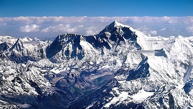 Два альпиниста погибли на Эвересте