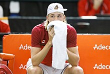 Теннисист Шаповалов с досады попал мячом в глаз судье