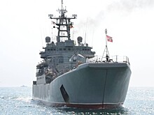 Большой десантный корабль ЧФ выполнил на учениях артиллерийские стрельбы по береговым целям