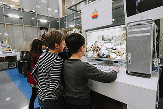 Музей Apple: первые Mac и iPhone, визит Возняка и три книги благодарностей
