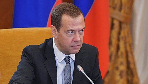 Медведев обсудил с врио главы Мордовии строительство школ