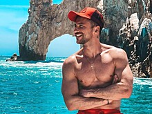 Обнажившийся Сергей Лазарев довел до исступления мужа Регины Тодоренко