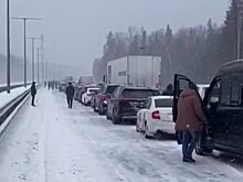 Число попавших в ДТП на трассе М-11 машин выросло до 41