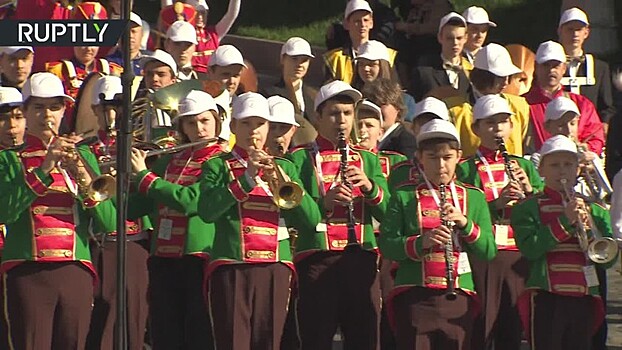Более тысячи юных музыкантов выступили у стен Кремля