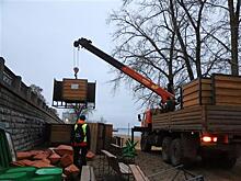 В Самаре начали вывозить пляжное оборудование на зимнее хранение