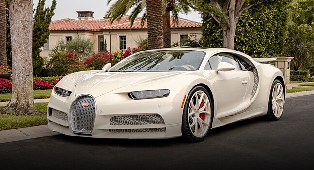 Как блогер Алекс Хирши чуть не разбила Bugatti Chiron