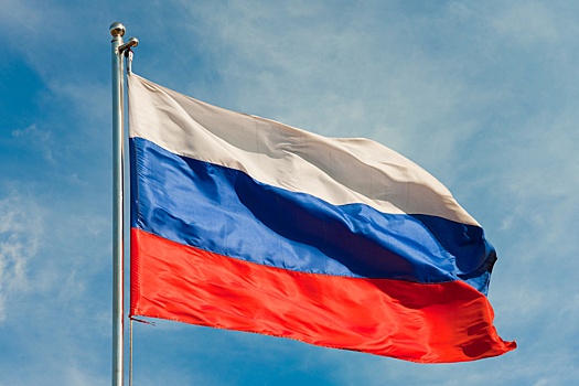 Над вузами и колледжами начнут устанавливать Государственный флаг России