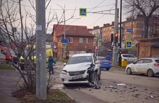 В центре Краснодара произошло массовое ДТП (видео)