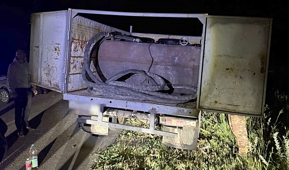 Семью из Волгоградской области подозревают в краже нефти и машин