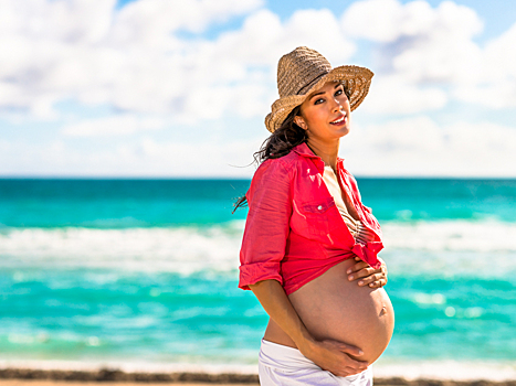Правда или миф: 10 самых популярных домыслов о загаре во время беременности