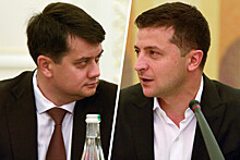 Верховная рада большинством голосов отправила в отставку спикера Разумкова
