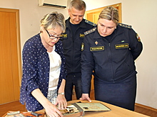 Калининградские приставы передали семье героя ВОВ артефакты с места его гибели