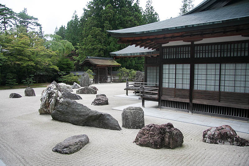 Японский каменный сад в Коясане, Япония. (ANTHONY FINNEY PHOTOGRAPHY)