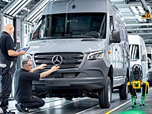 Новый сотрудник Mercedes работает без сна, еды и зарплаты