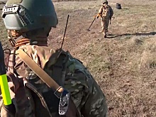 Саперы ВДВ поделились кадрами разминирования в Запорожской области