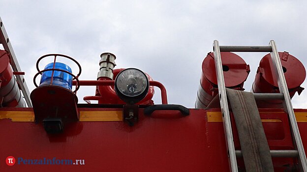 В Дзержинском районе Волгограда во вторник загорелся автомобиль