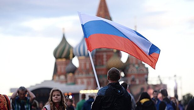 Более 2,5 млн человек празднуют День России в Москве