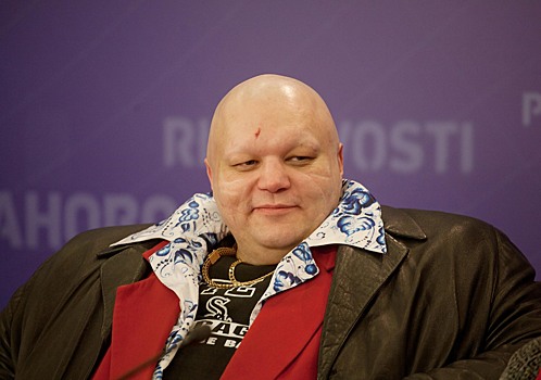 Стас Барецкий раскритиковал производство стеклянных памятников на могилы