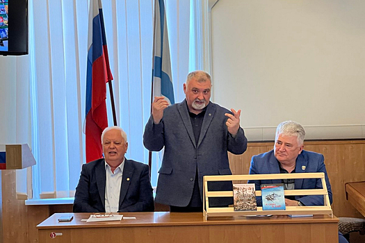В Морской библиотеке Черноморского флота прошла презентация книг писателя-историка Владимира Шигина и писателя-мариниста Сергея Ниткова