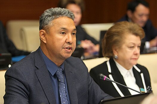 Перуашев: нацкомпании держат на депозитах миллиарды госденег