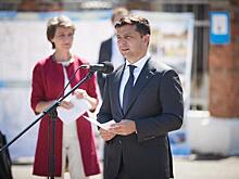 "Зеленский сливает Донбасс"