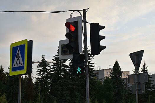 Новый светофор по вызову заработал в Костроме