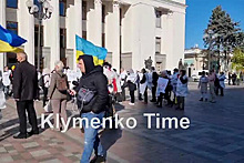 Украинцы устроили митинг в стиле сериала «Игра в кальмара»