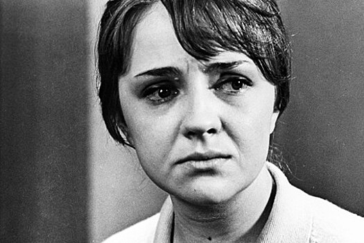 "АиФ": на могилу актрисы Градовой через четыре года после кончины несут живые цветы
