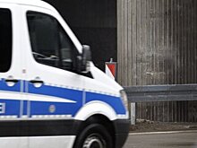 Автомобиль врезался в ворота ограждения резиденции Меркель в Берлине