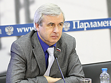 Лысаков поддержал автоматическое продление на год разрешений на работу в такси