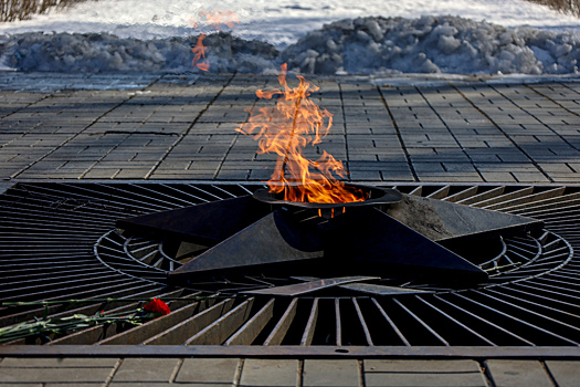 Подростка из Пермского края будут судить за попытку потушить Вечный огонь