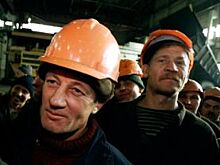 Свердловским горнякам прибавили к зарплате две тысячи рублей