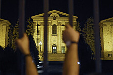 Нет у революции конца: парламент Армении вновь в осаде