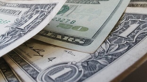 Официальный курс доллара вырос до 62,53 рубля