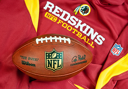 Инвесторы просят Nike, PepsiCo и FedEx не сотрудничать с Washington Redskins из-за расизма