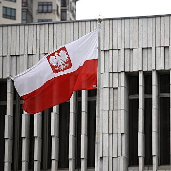 Брюссель слезам не верит: Еврокомиссия продолжит судиться с Польшей