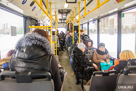 Водитель автобуса из ХМАО восхитил пользователей соцсетей. «Нужно удостоить премии»