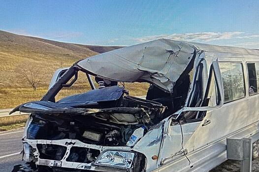 В Забайкалье автобус наехал на животное, после чего столкнулся с «УАЗ»