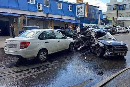 Cын главы Саратовской области Бусаргина мог погибнуть в ДТП с "Ладой" и фурой