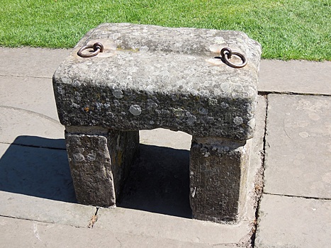 Исследователи нашли новые знаки на Камне судьбы в Шотландии