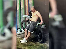 В Подмосковье мужчина пытался угнать мотоцикл уговорами и попал на видео