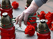 Жители Москвы организовали мемориал у посольства Ирана после ударов США