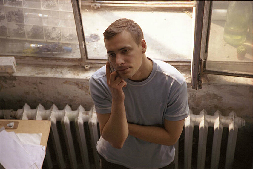 «Питер FM» (2006). Герои мелодрамы Оксаны Бычковой «Питер FM» — радиоведущая Маша (Екатерина Федулова) и архитектор Максим (Цыганов), которые знакомятся по телефону, но никак не могут встретиться. У Маши намечается свадьба с одноклассником, а Максим планирует уехать на пятилетний контракт в Германию. В глубине души оба не уверены, что это им нужно. Отказавшись от контракта и потеряв номер телефона Маши, Максим решает позвонить ей в эфир радиостанции «Питер FM».