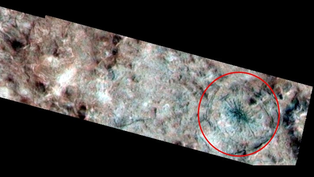 Найдено объяснение загадочной структуры в виде паука на Европе