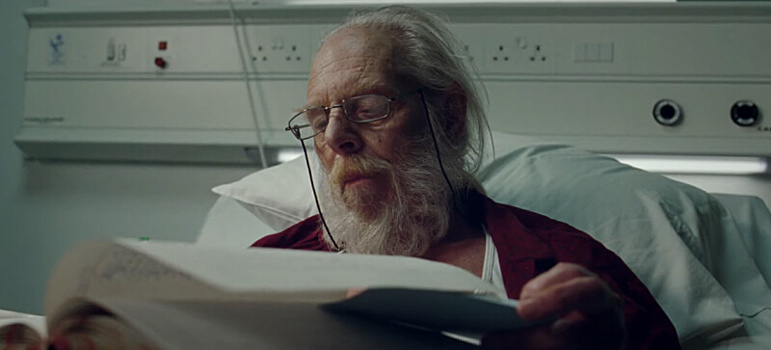 Санта-Клаус попал в реанимацию в рождественской кампании фонда, помогающего врачам