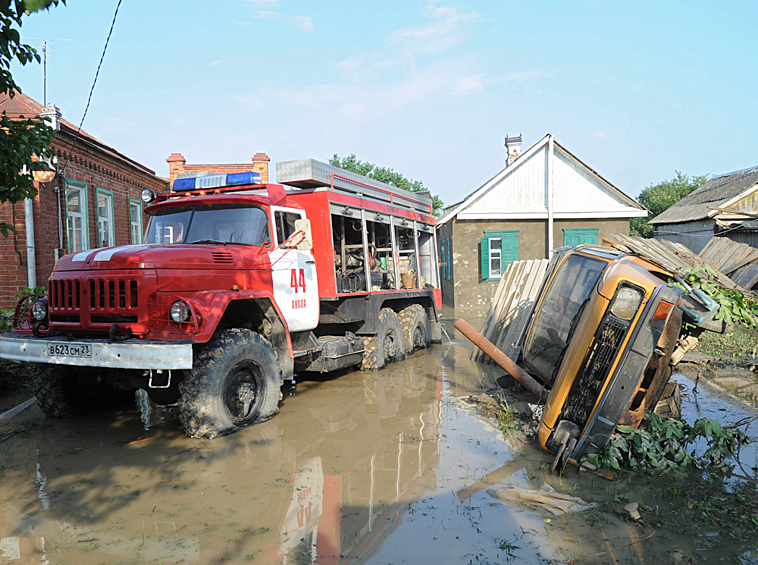 Последствия наводнения в городе Крымск в Краснодарском крае