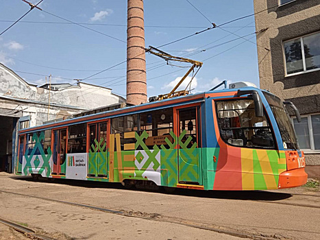 Челябинский трамвай в Уфе переделали под книжный салон