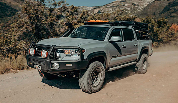Toyota представила кастомные пикапы на SEMA Show 2021
