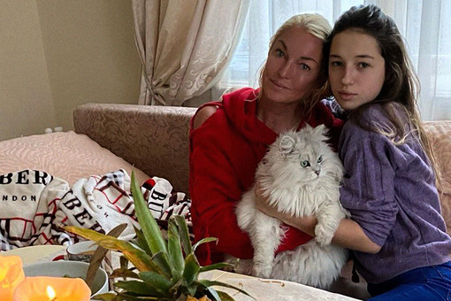 Балерина Анастасия Волочкова не знает, кем работает бойфренд ее дочери