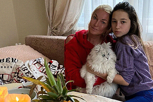 Волочкова готовит дочь к поступлению в ВШЭ